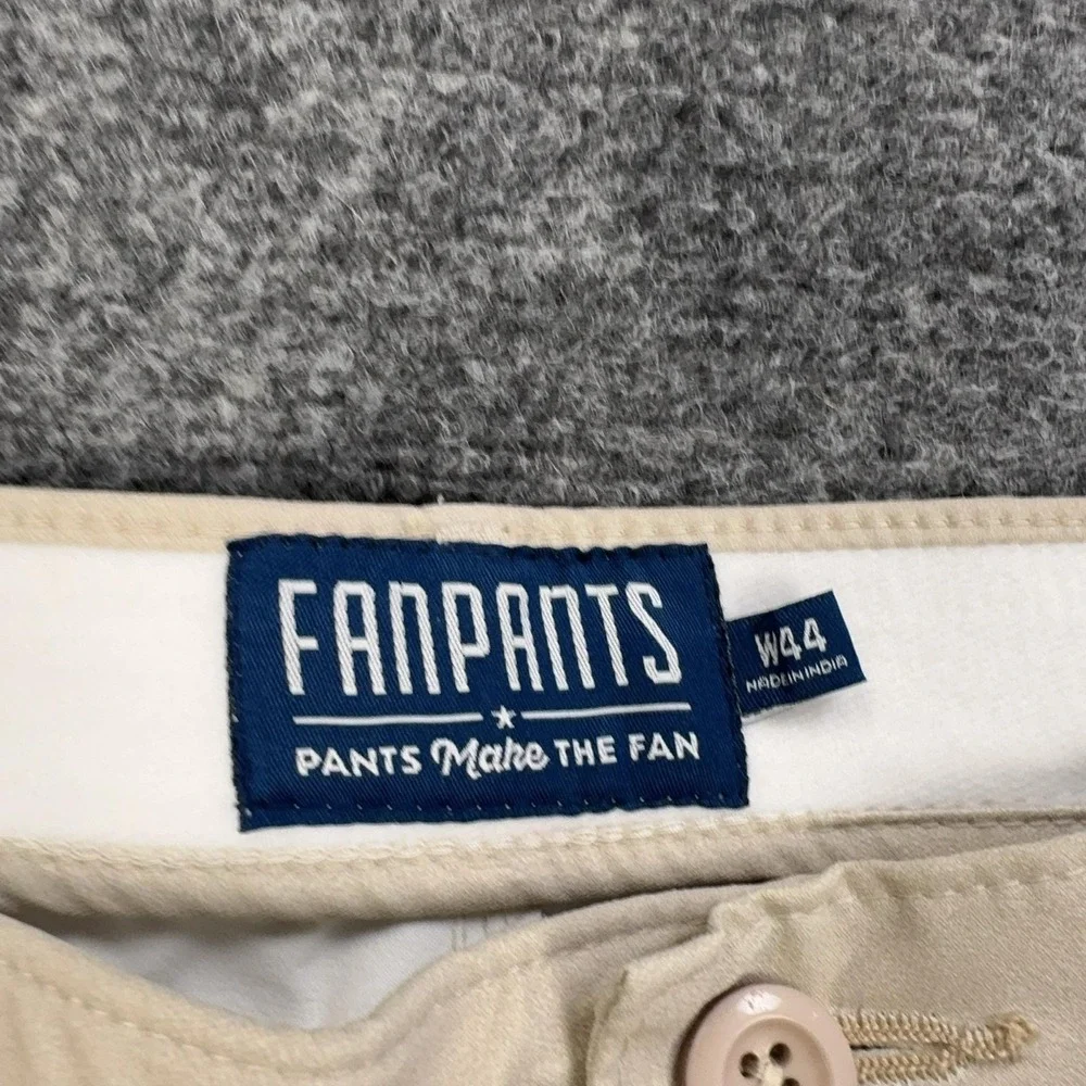 Auburn Tigers Shorts Mens 44 Beige NCAA Football Fanpants All Over Logo Print